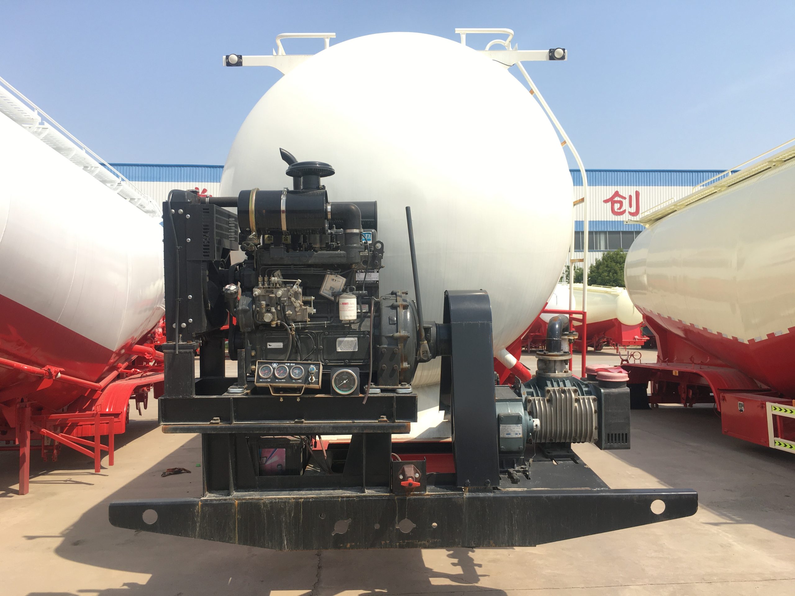 dry bulk trailer
