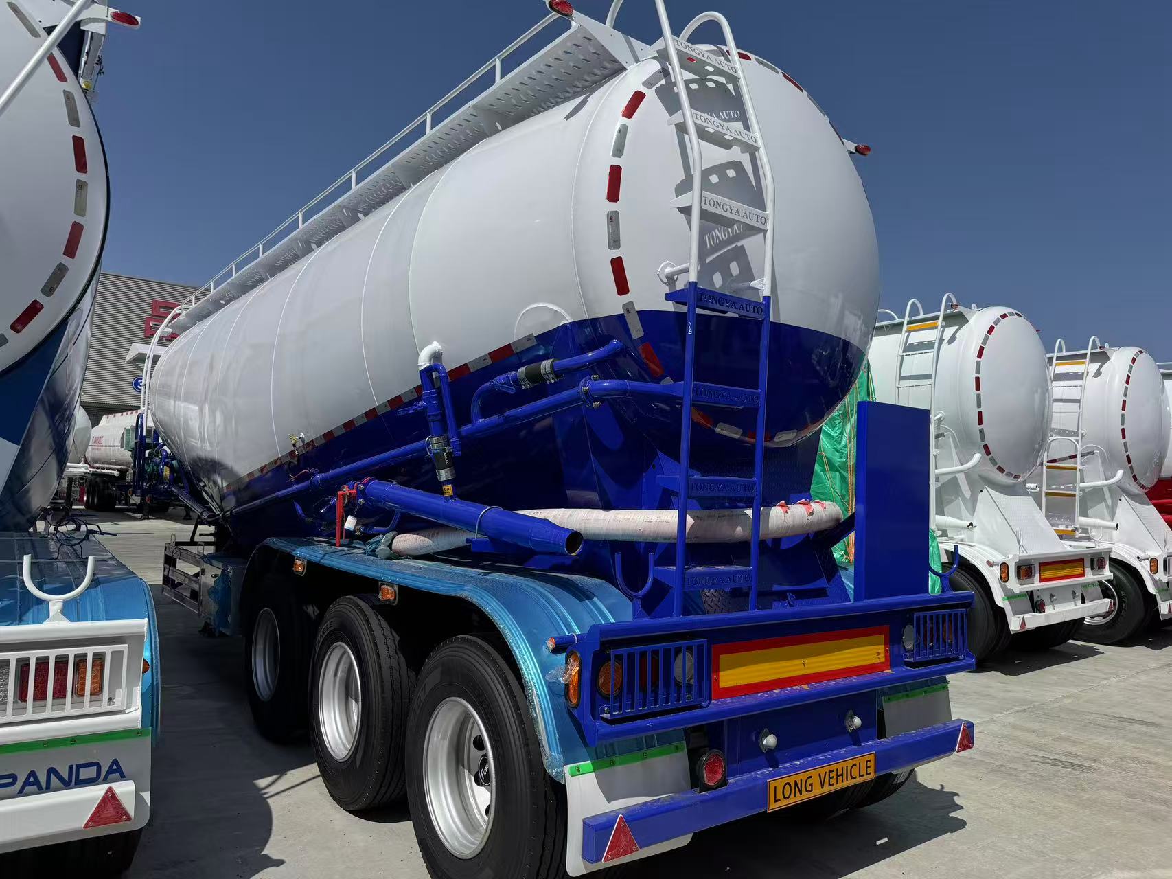 dry bulk trailer