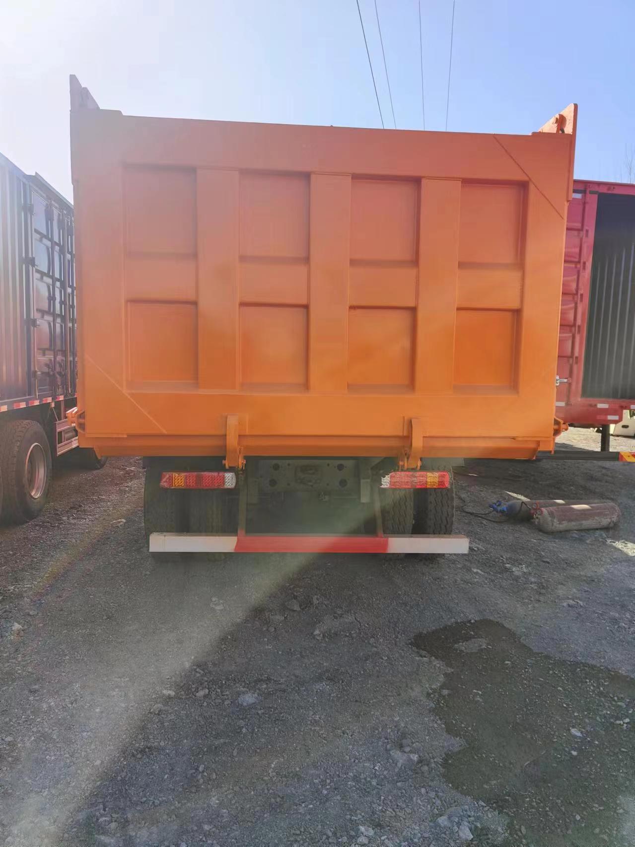 12 wheeler dump truck